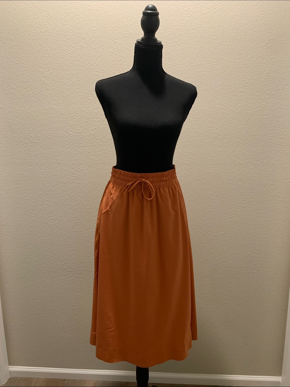 Athleta Burnt Orange Midi Drawstring A-Line Skirt NWOT (Size 4)
